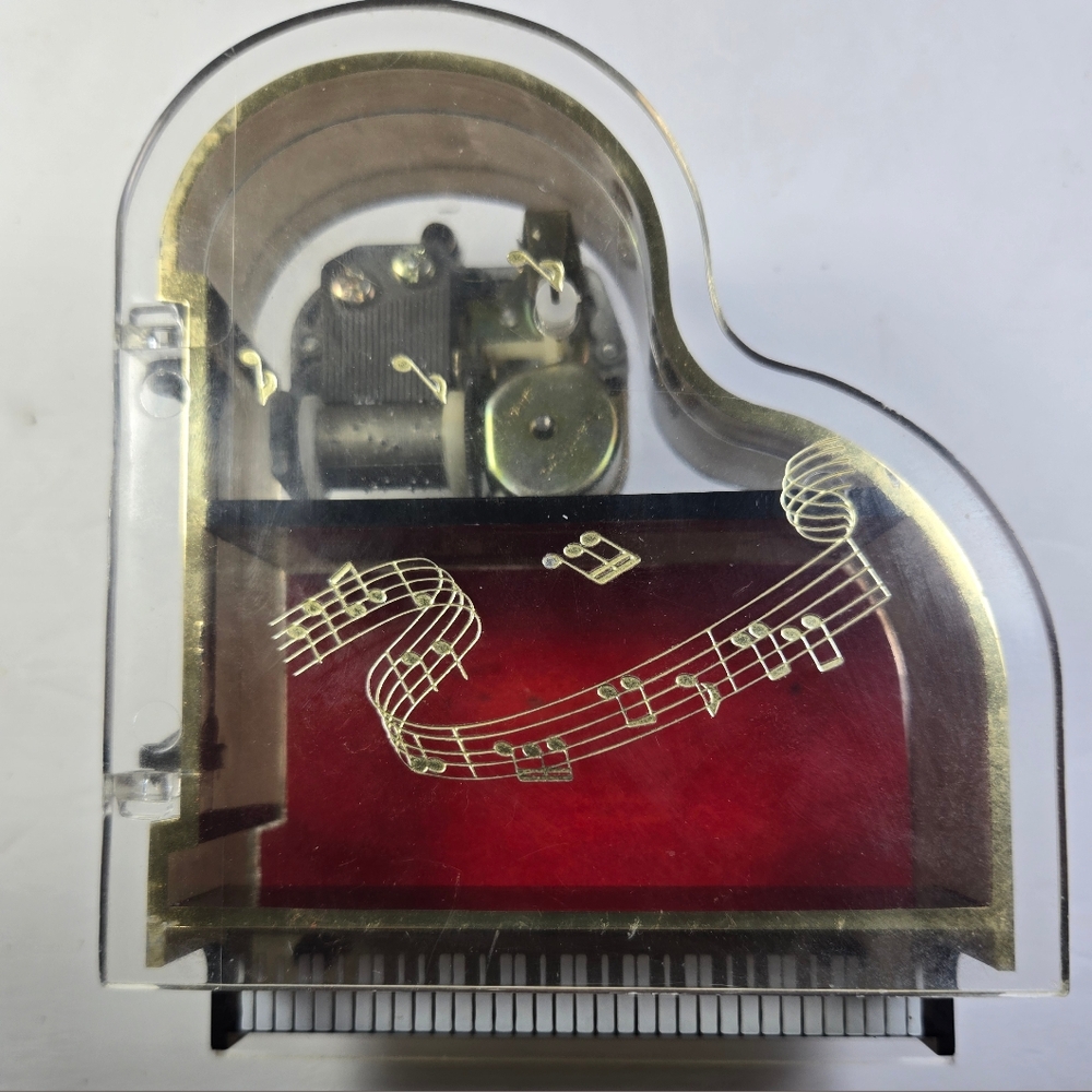 Vintage SANKYO Musical Baby Grand Piano Jewelry Box. Winds up and works